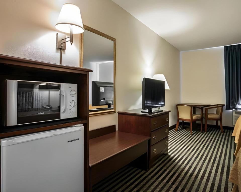 Quality Inn Columbia Airport West Columbia Ngoại thất bức ảnh